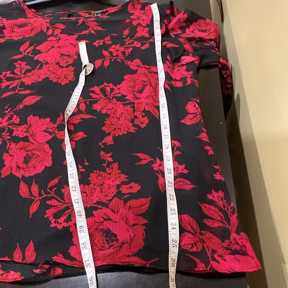 Roz & Ali Long Sleeve Ruffle Floral Blouse, 2X - Picture 9 of 10